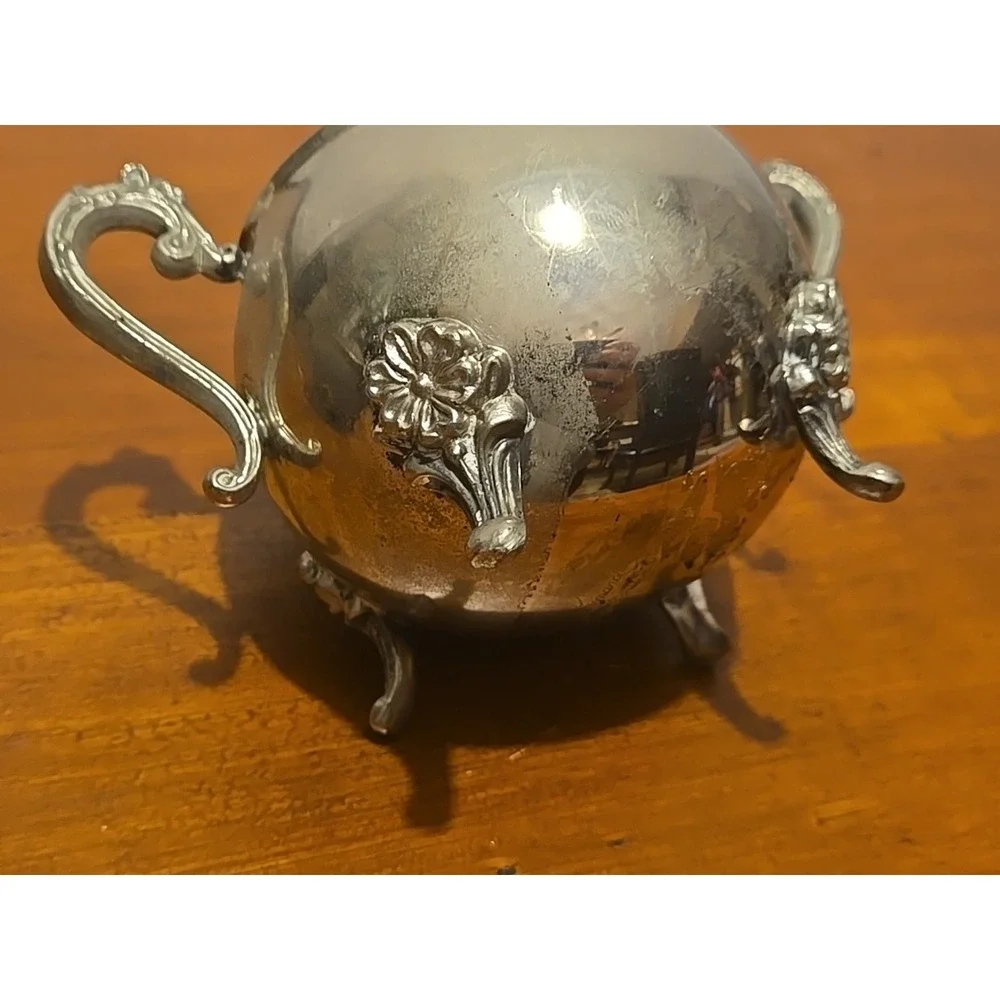 Vintage Leonard Cream and sugar with lid Silver‎ plated footed victorian